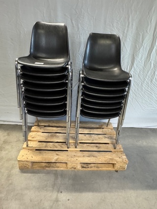 Ca. 15x Kantinestoel Berico Plast, Helene 1004/a, zwart